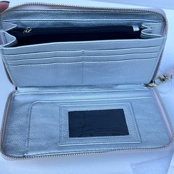 Betsey Johnson Pink Zip Around Wristlet Wallet Logo BS100020 - Picture 4 of 7